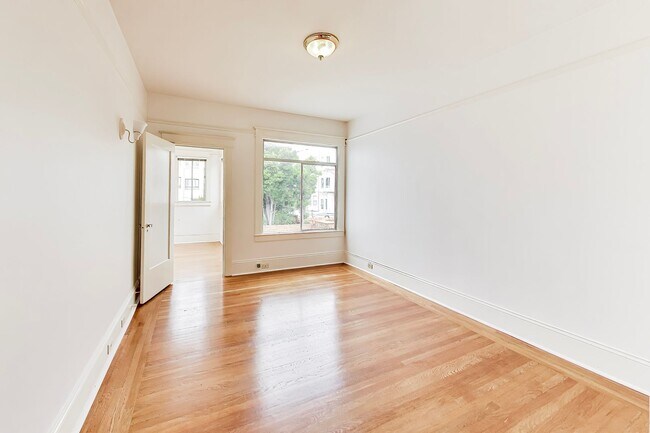 Building Photo - 623-625 8th Ave