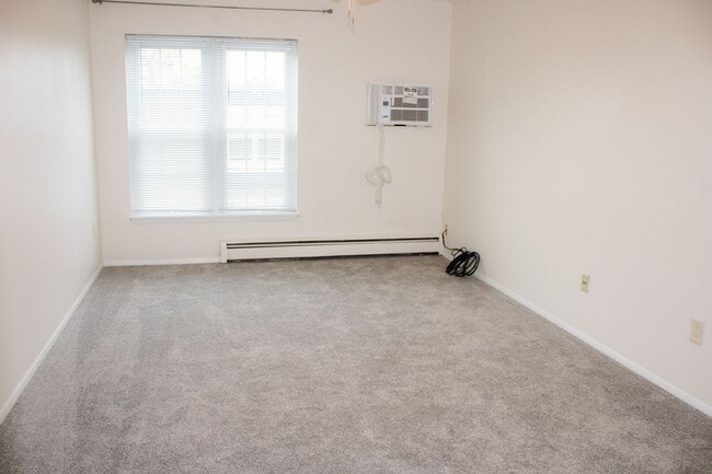 Building Photo - Updated 1 Bedroom Condo in Brown Deer