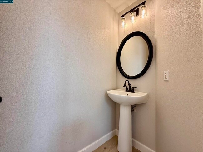 Building Photo - 4431 Meadow Valley Cir
