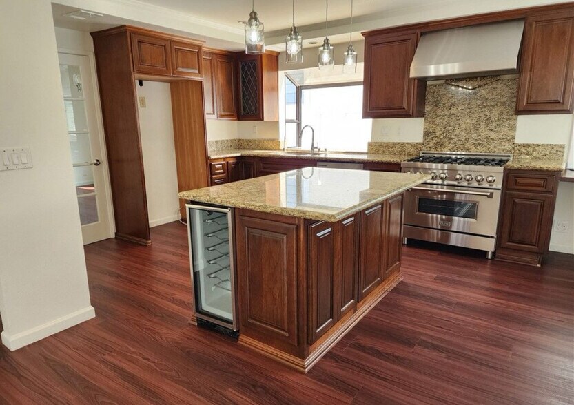 Building Photo - 2353 Littleton Cir