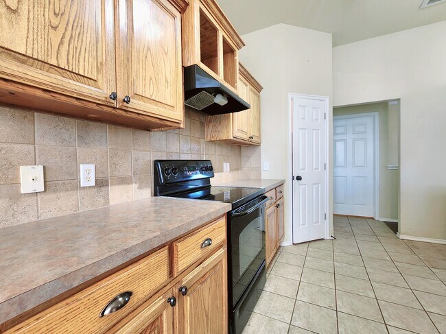 Building Photo - 18001 Montoro Way