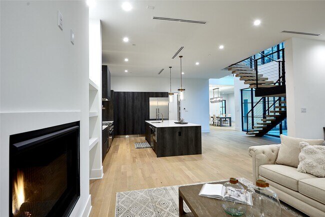 Building Photo - 8926 Croes Dr