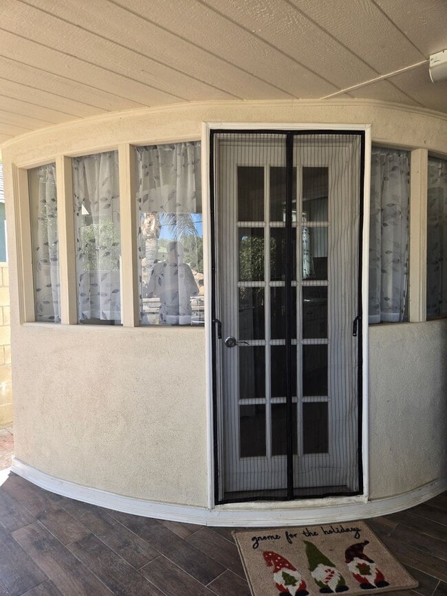 Building Photo - Immaculate Midtown Studio in Riverside