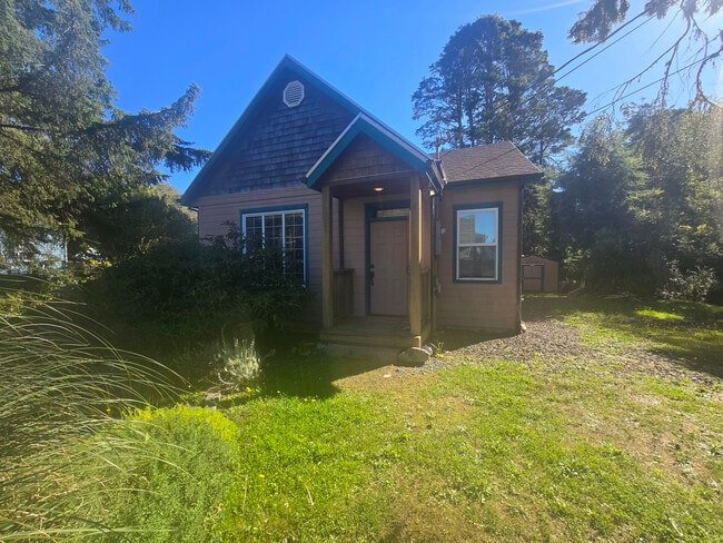 Primary Photo - 8455 S Victoria Ave