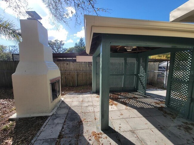 Building Photo - 6922 Westend Ave