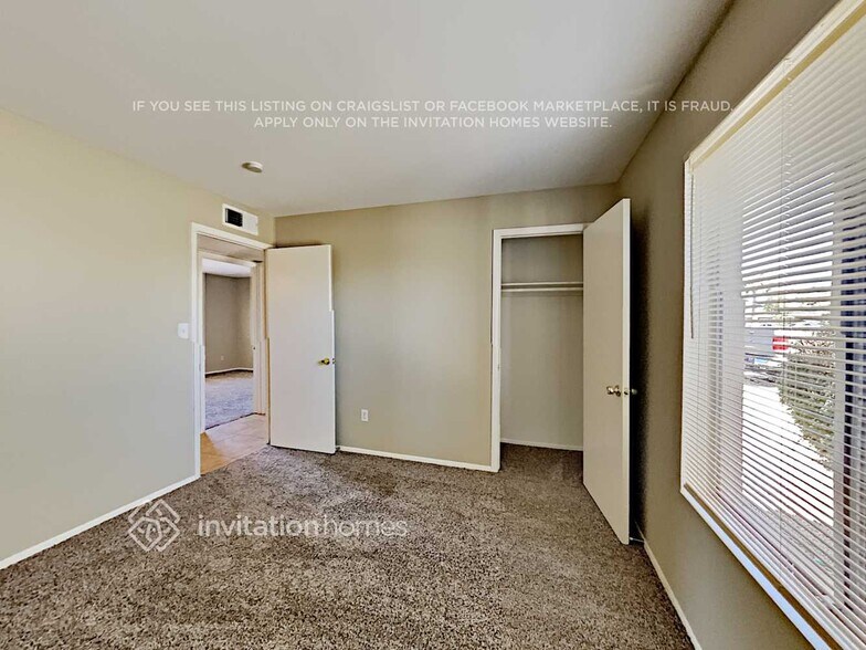 Building Photo - 3462 E Shaw Butte Dr