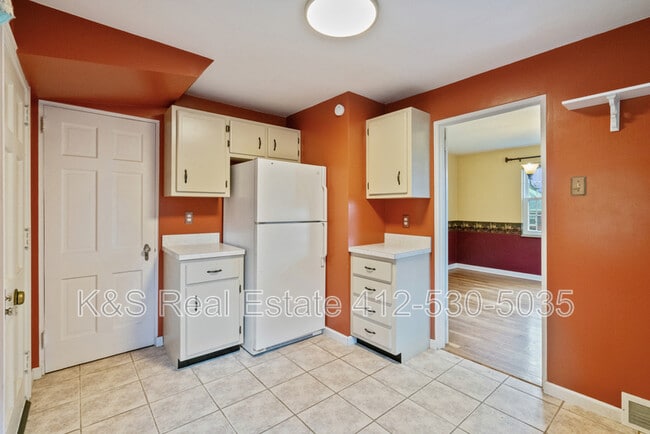 Building Photo - 840 Neely Heights Ave