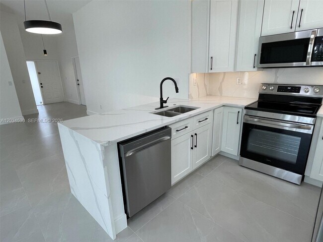 Building Photo - 3325 NW 79th Way