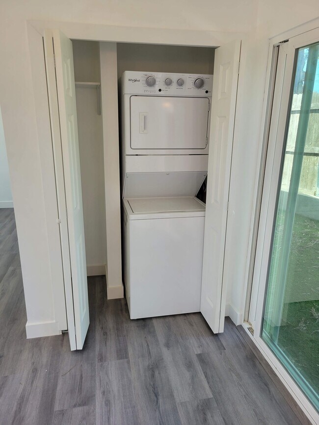 Building Photo - 3558 Hatteras Ave