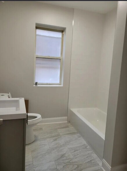 Building Photo - 8143 S Evans Ave