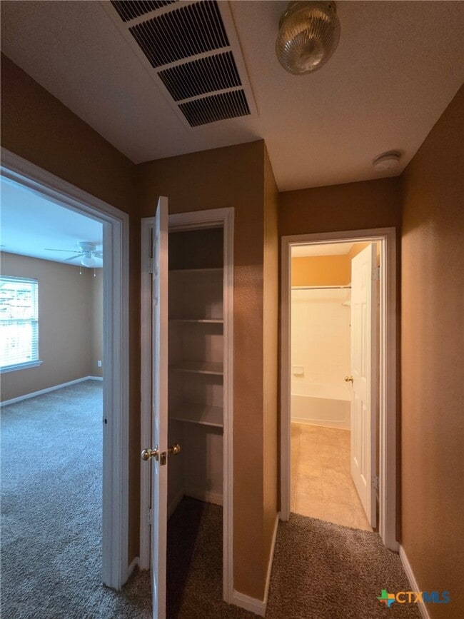 Building Photo - 1120 Ascot St