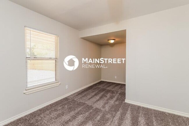 Building Photo - 4 Bedroom Pet-Friendly Home in San Antonio, TX with Main Street Renewal