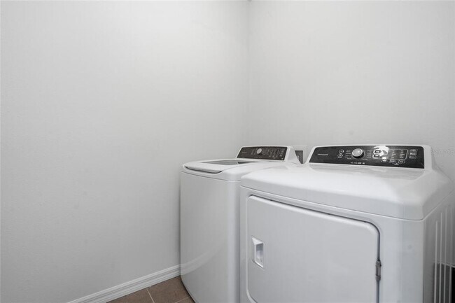 Building Photo - 32745 Pez Landing Ln