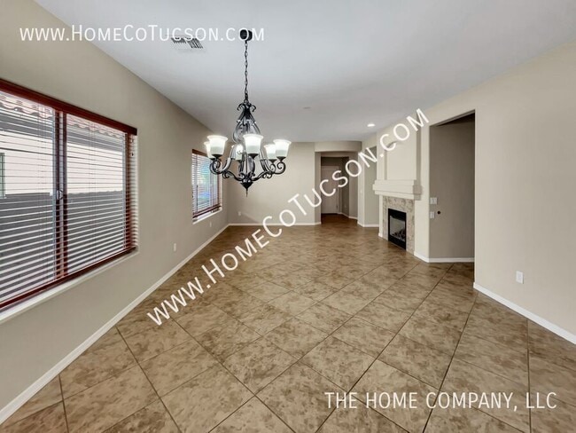 Building Photo - 1096 W Versilia Dr