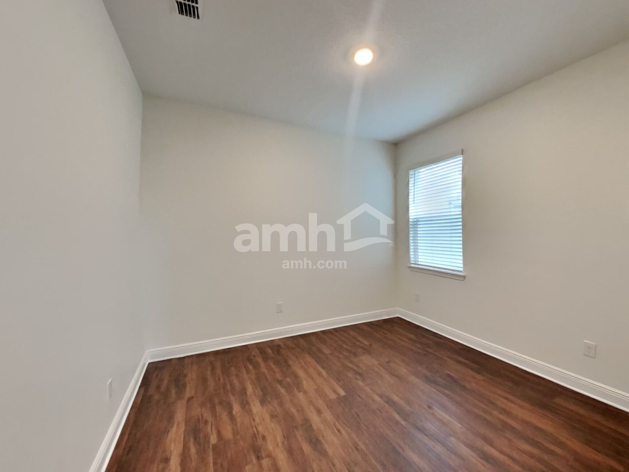 Building Photo - 27717 St Andrews Ave