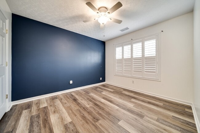 Building Photo - 104 Sundance Way