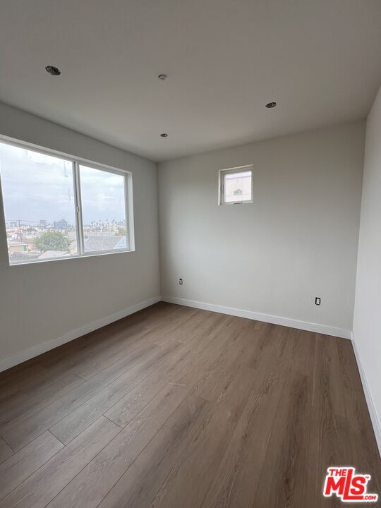 Building Photo - 1230 S Berendo St