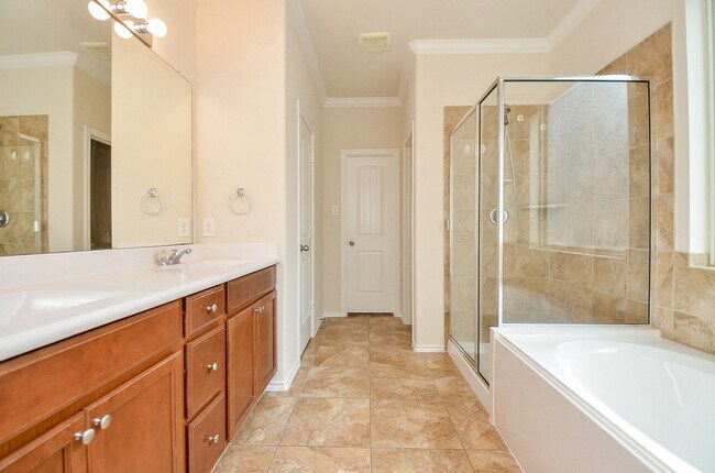 Building Photo - 3119 Balch Springs Ln