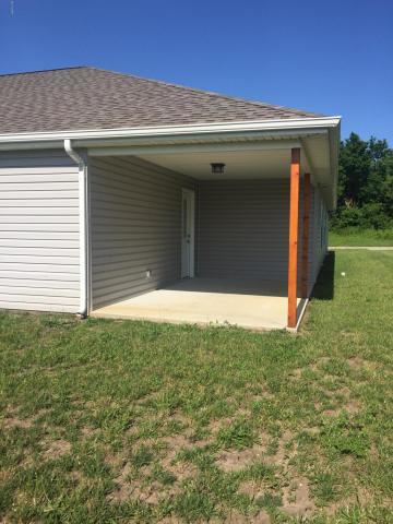 Covered back patio - 1614 College Street