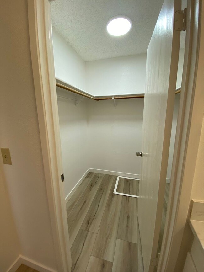 Building Photo - Fully Remodeled Single Story Spacious 3bed/2 bath home on corner lot in Suisun City!!!!