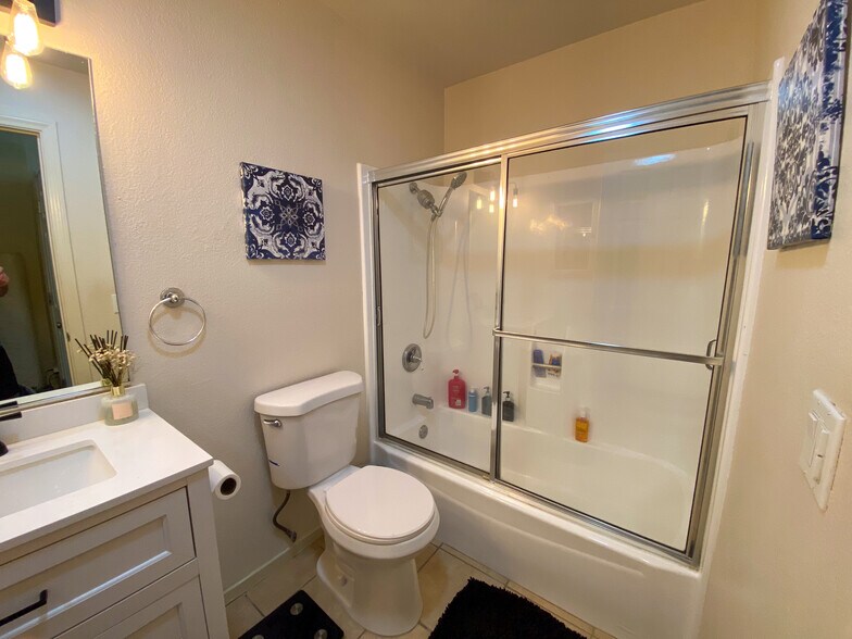 Building Photo - 2616 Alpine Blvd