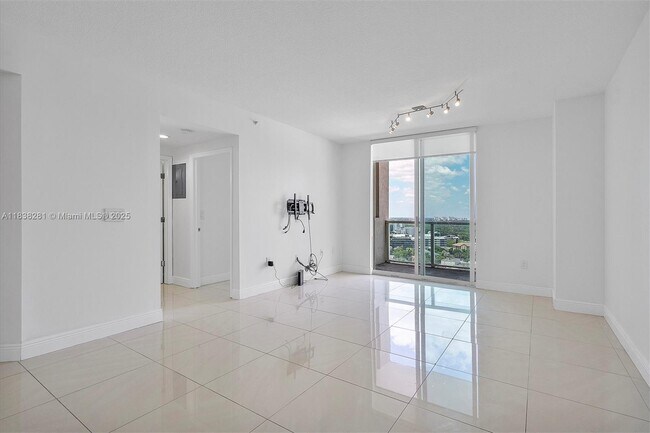 Building Photo - 1250 S Miami Ave