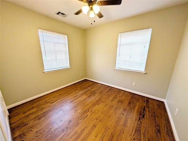 Building Photo - 2105 Westchester Dr