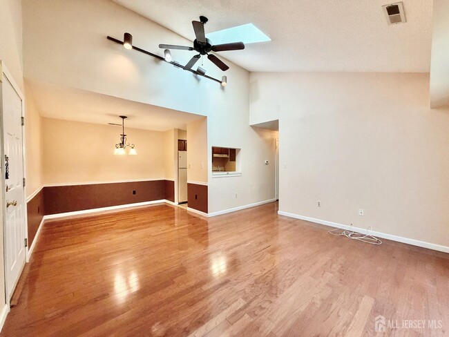 Building Photo - 2310 Ravens Crest Dr