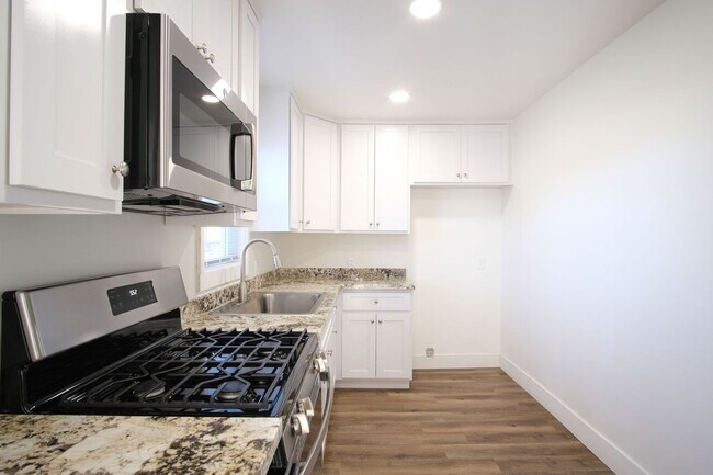 Building Photo - 3 Bedroom 1 Bath -COMING SOON