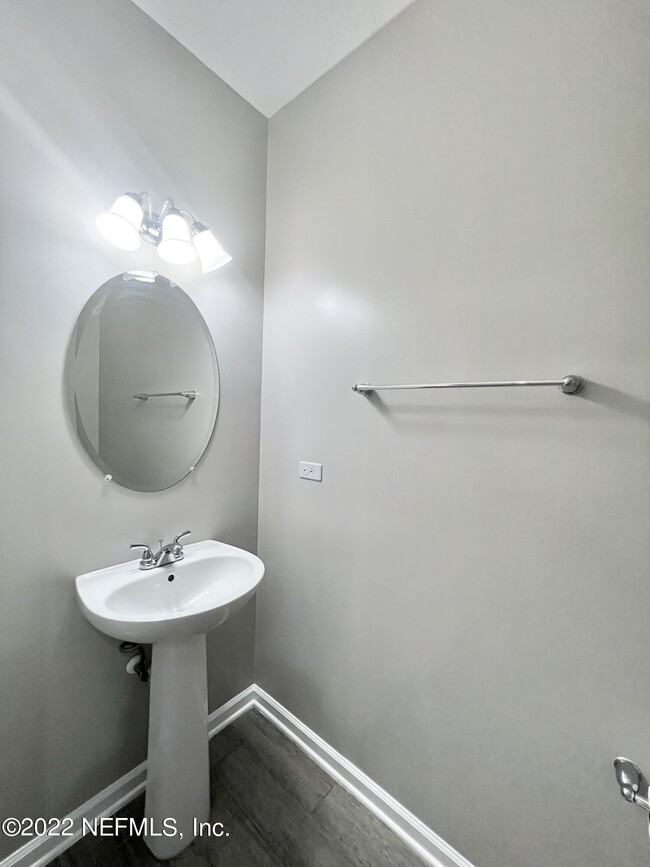 Building Photo - 46 Pindo Palm Dr