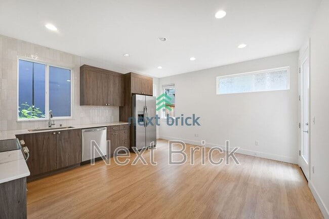 Building Photo - 9207 1st Ave NW