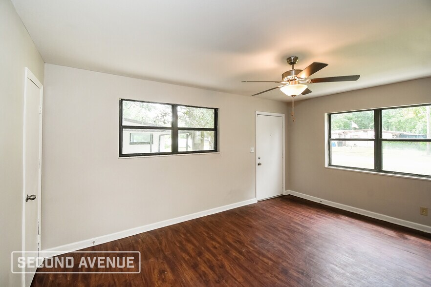 Building Photo - 6863 Jack Horner Ln