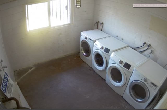 Building Photo - 11 E San Joaquin St