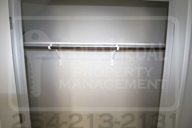 Building Photo - 335 Black Opal Dr