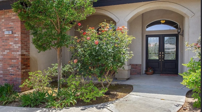 Building Photo - 5 Bedroom/3 Bath Home with Paid Solar System - $3295 Per month!