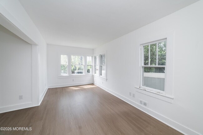 Building Photo - 92 Asbury Ave