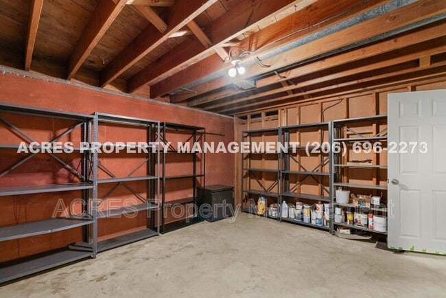 Building Photo - 7617 S Lakeridge Dr
