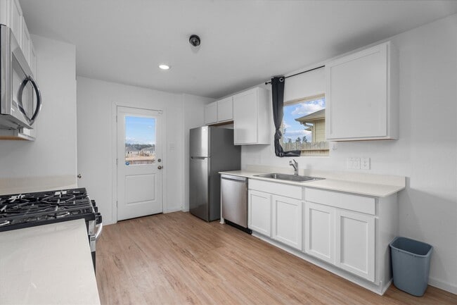 Building Photo - 732 Autumn Cherry Trl