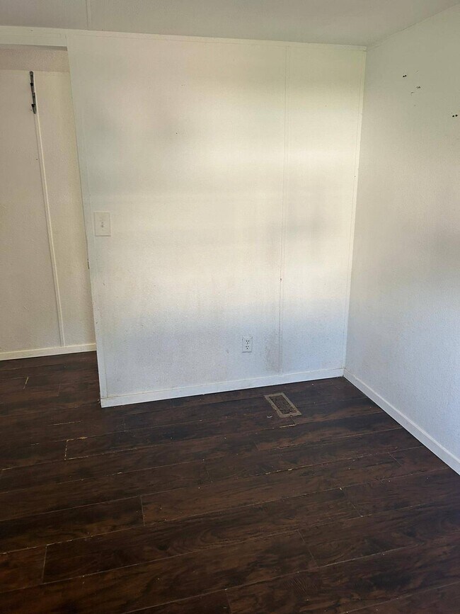 Building Photo - 201 S Preston Rd