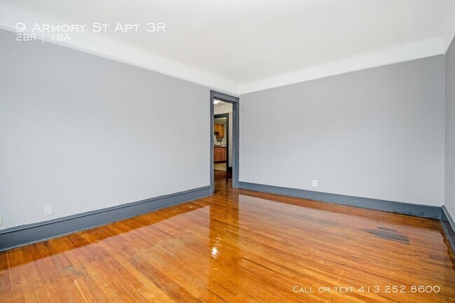 Building Photo - 9 Armory St