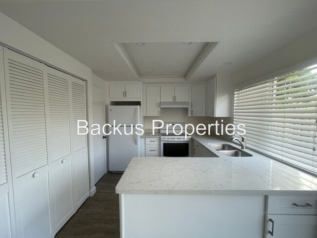 Building Photo - 19120 Creekside Pl