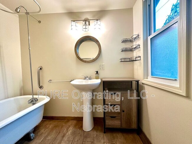 Building Photo - 2046 N 69th St