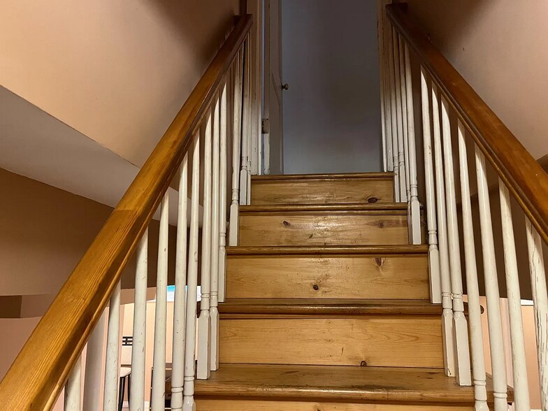 stairs to basement - 3403 Aberdeen St