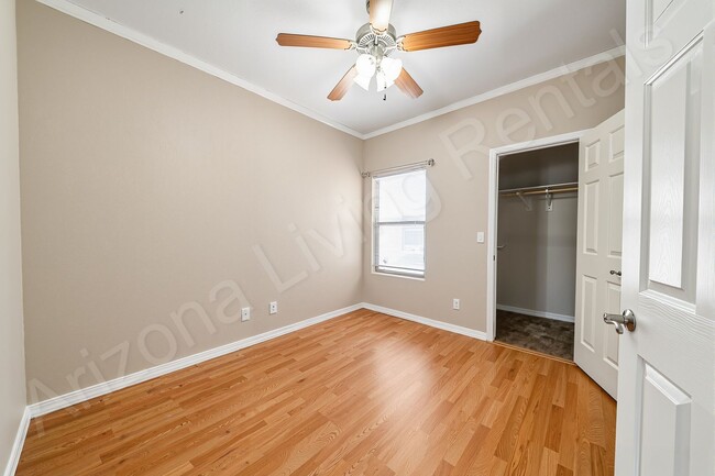 Building Photo - 2085 Alan Ladd Dr