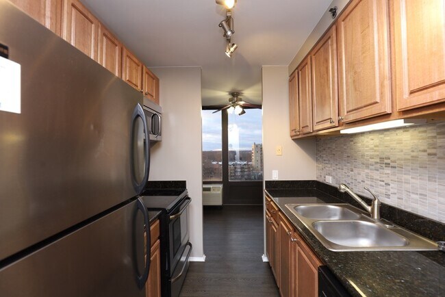 Building Photo - 4334 N Hazel St