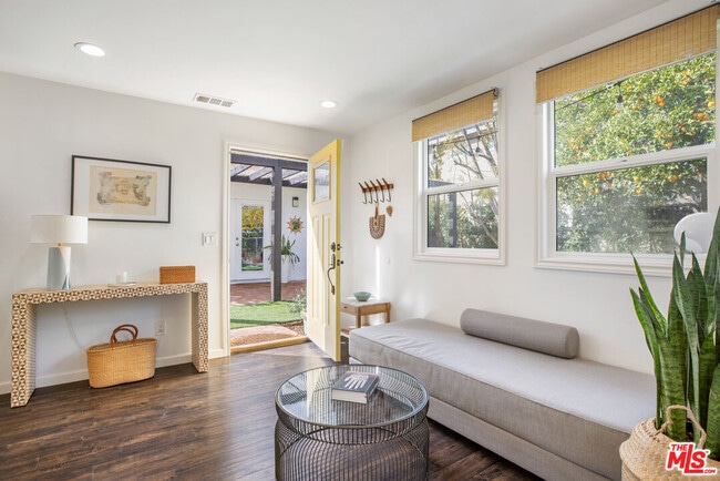 Building Photo - 1024 N Naomi St