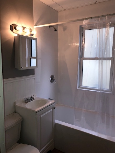 bathroom - 53 Pilgrim Ave