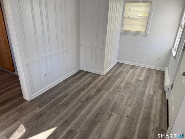 Building Photo - 106 Wall St