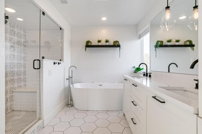 Building Photo - 3044 N Speer Blvd