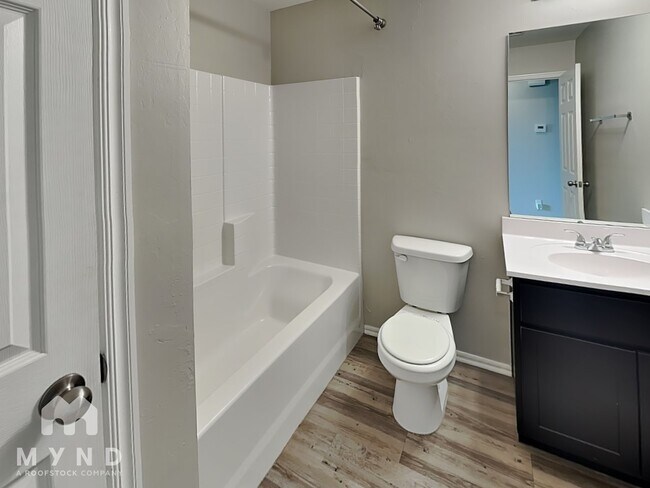 Building Photo - 10001 Sussex Pl